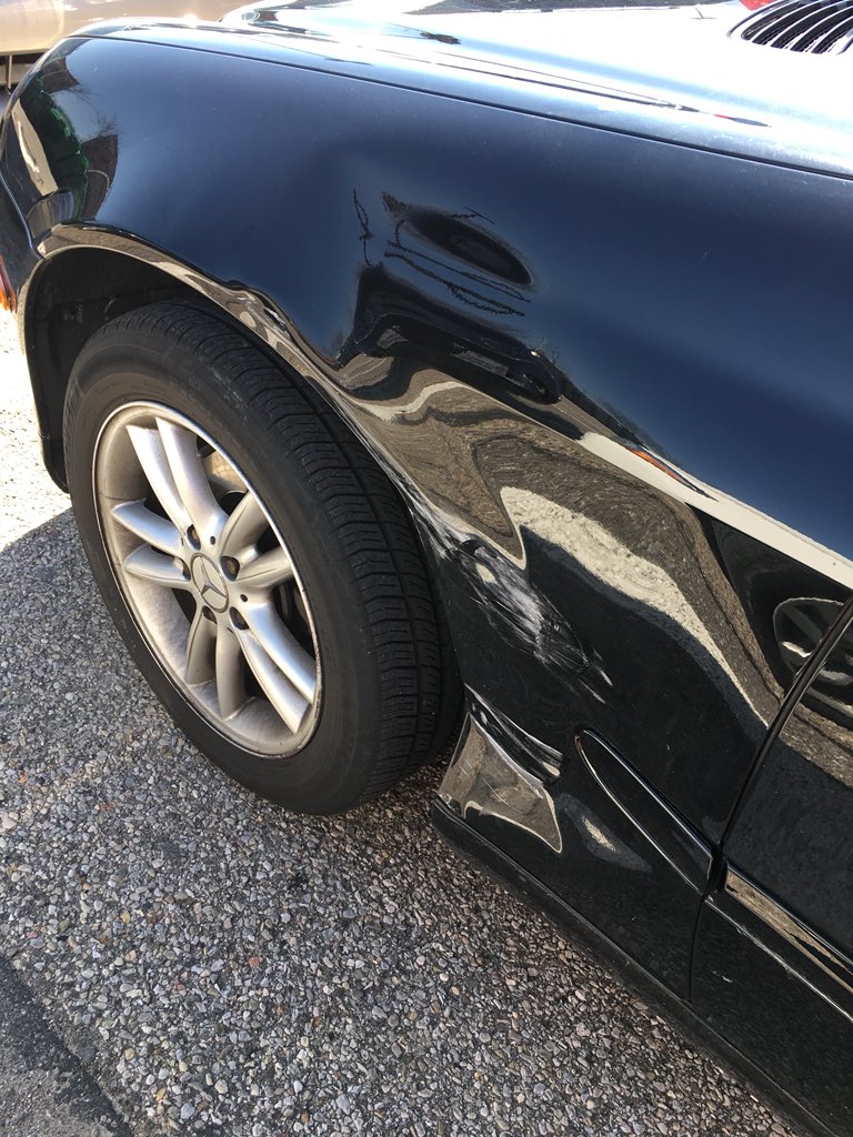 CCogozzo's tweet photo. Cash reward to anyone who knows any info on who hit my car last night from that ryle party on Elyse way https://t.co/9PFf3r5EA6