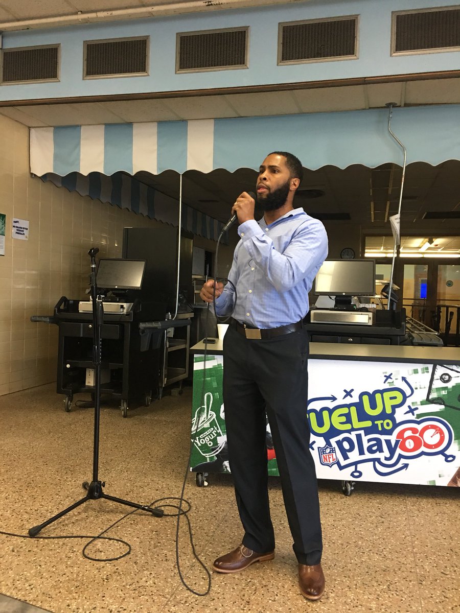 Btfrench's tweet photo. Thank you Jason Johnson, founder of TORCH Leadership, for speaking to @RPS205 students participating in SAT Prep. 
#TORCH= Teaching Others Responsibility Character and Honor. https://t.co/7DEwET08cH