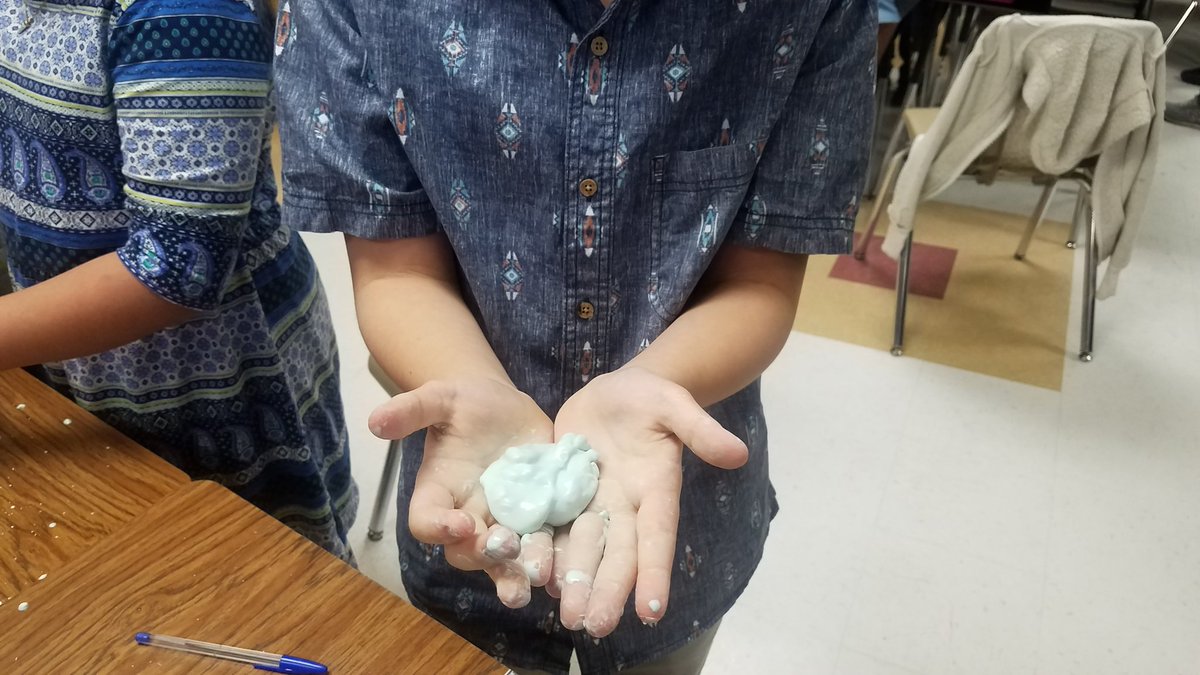Rockinroom52's tweet photo. From solid to liquid, liquid to solid #BartholomewOobleck #stemchallenge #science #mathmeasurement #DrSuessDay #Mesq4th #gallowaylife https://t.co/w66XfOEbJK