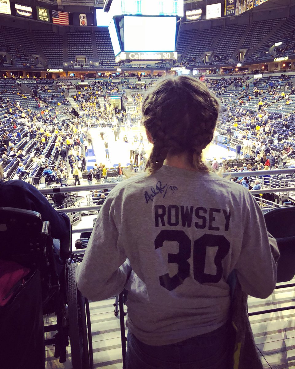 jnelson1311's tweet photo. #seniorday#❤️rowsey #wearemarquette https://t.co/PQAI3LUd2A