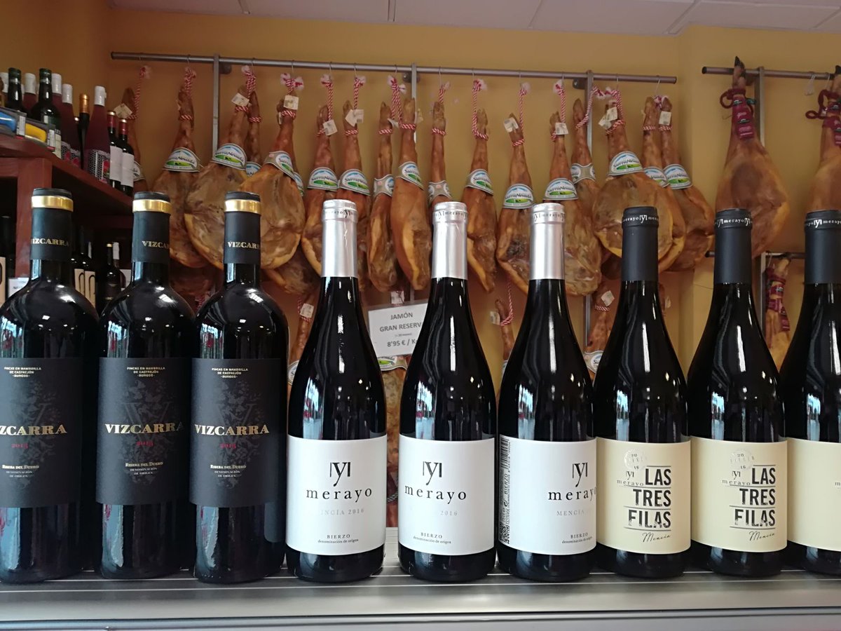 Hoy hemos tenido una exitosa cata en nuestra tienda #Valdivia,  donde hemos ofrecido los nuevos vinos que ya podréis adquirir en tienda. Nuevas adquisiciones traídos de <a href="/Bodegas_Merayo/">Bodegas Merayo</a>, sabores del #Bierzo llenos de matices al paladar. #Merayo #Lastresfilas #Mencía