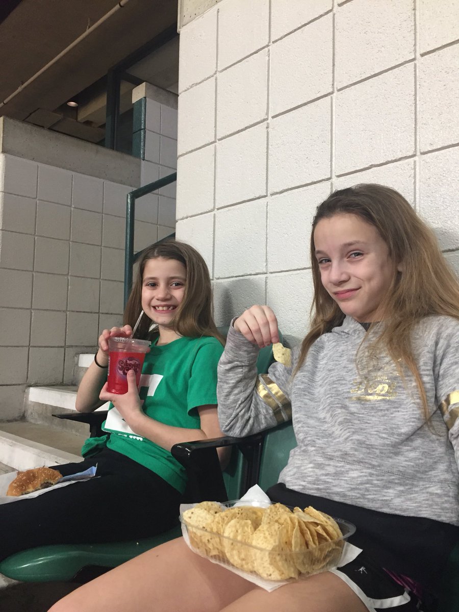 charlieann78's tweet photo. Cheer clinic done, waiting for the half-time performance! #tinyeagles #emueagles https://t.co/1k1gQR4ILs