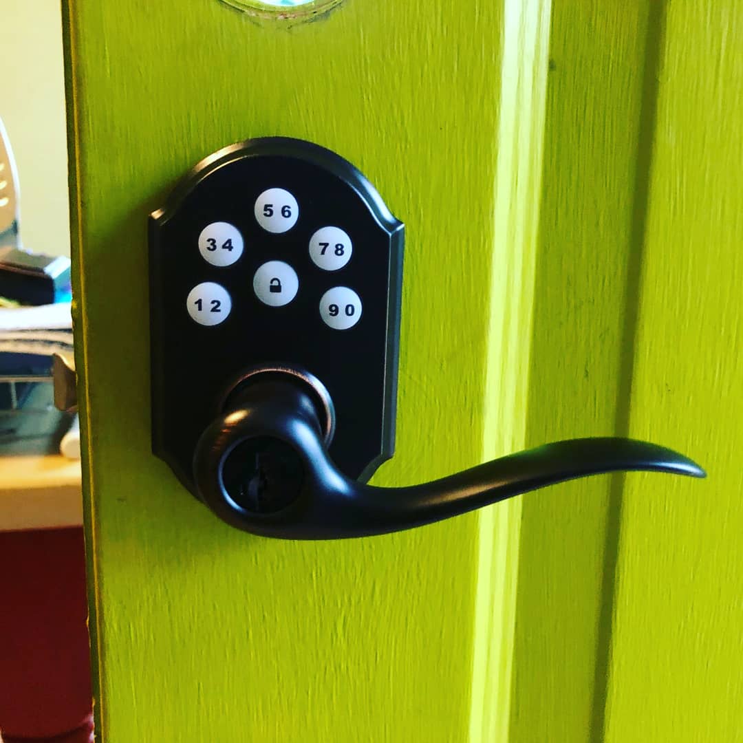 locksmithmonkey's tweet image. Love to colors on that door with Keyless entry we install.
#keyless #keycode #keypad #nokey #Locksmith  #PortlandOregon  #PNW #PDXlove #PDXNow  #RipCity #AutoLocksmith  #LocksmithMonkey #neportland  #LocksmithPortland #PDX 
locksmithmonkey.com/residential-pr…