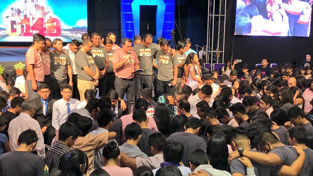 En oración 🙏🏽 dejamos todos los planes y acciones de la Generación 1️⃣4️⃣8️⃣ del Ministerio Joven en las manos de Dios, para que a través del discipulado, sean quienes finalicen la obra misionera y Cristo venga pronto. #MetasCRM #G148