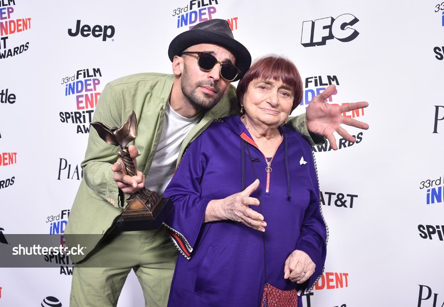 ShutterstockNow's tweet photo. Directors of #FacesPlaces @JRArt and Anges Varda celebrate their award for Best Documentary at the #SpiritAwards | 📸: Stephen Lovekin/Variety/Shutterstock | Full coverage here: https://t.co/GKiH1dAzVp https://t.co/Kjr174ddzu