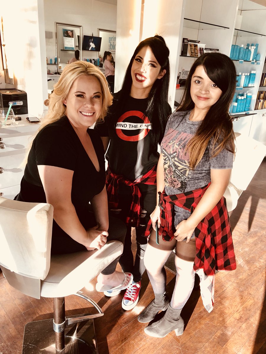 HornacekBrigid's tweet photo. Fun happening at Primp and Blow in Paradose Valley!!! 🤩💋#primpin https://t.co/Af01arLOAD