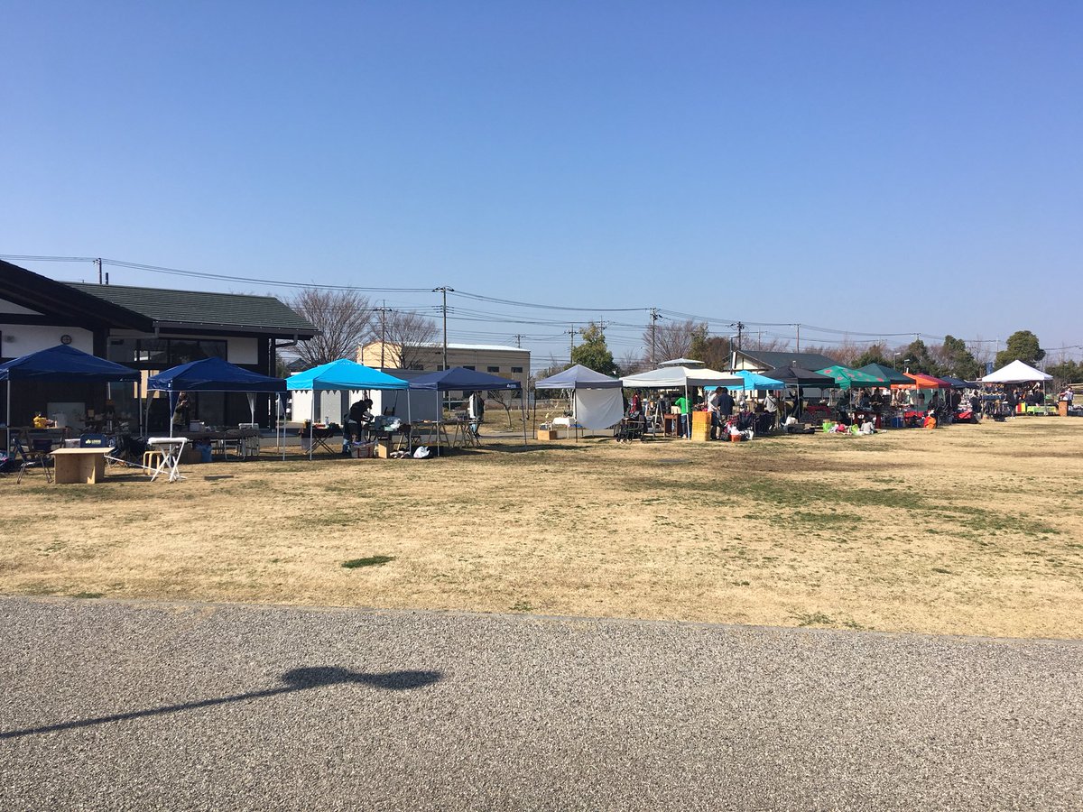 트위터의 松伏町 님 おはようございます 本日 まつぶし緑の丘公園にて ブルットマーケット が開催されます 写真に収まりきらないほどの出店者さんが集まってくれました 10時からスタートです 公園西側の臨時駐車場を拡張しましたので ぜひご利用ください 트위터의 松伏町 님 おはようございます 本日 まつぶし緑の丘公園にて ブルットマーケット が開催されます 写真に収まりきらないほどの出店者さんが集まってくれました 10時からスタートです 公園西側の臨時駐車場を拡張しましたので ぜひご利用ください