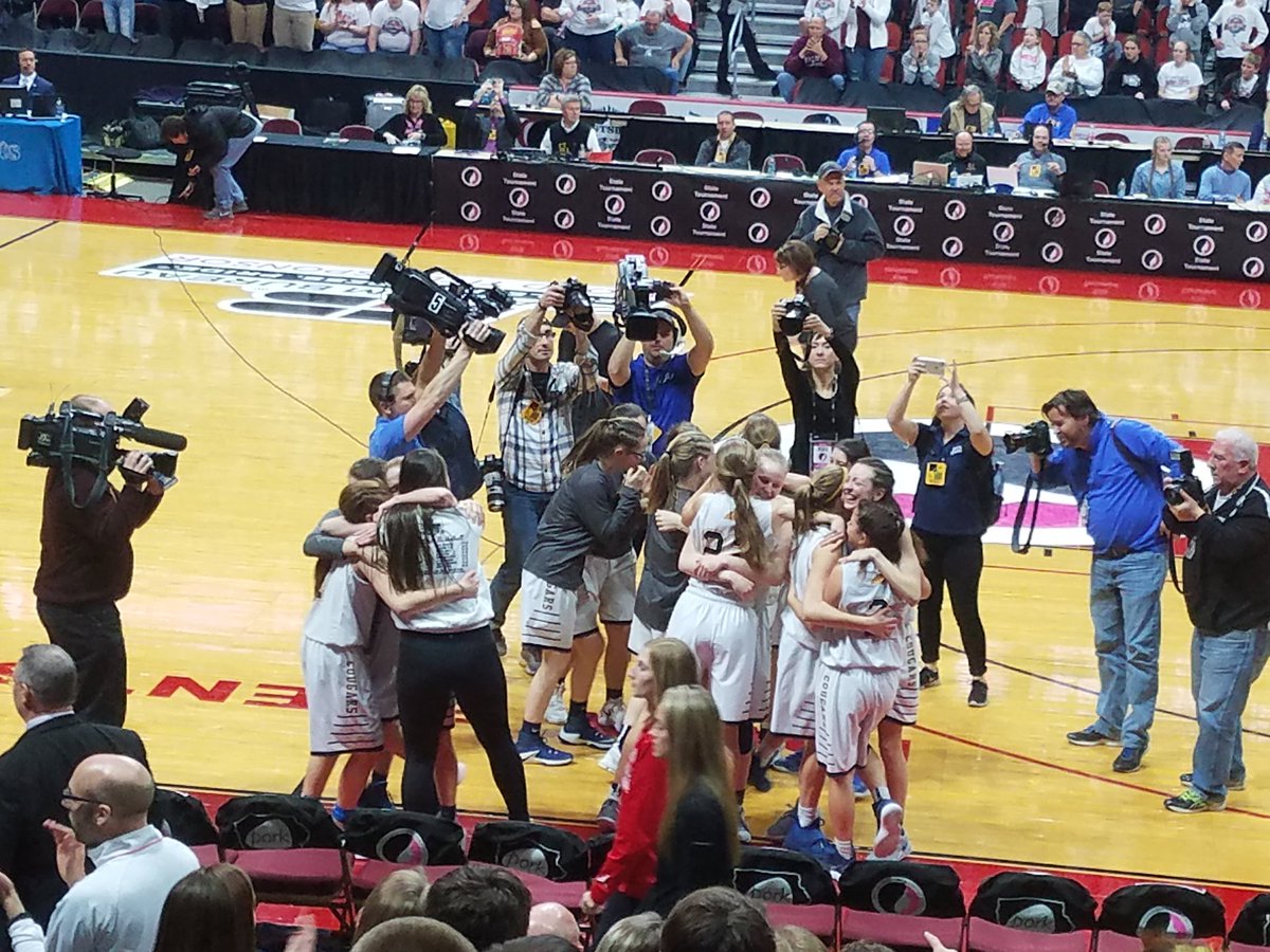 RickColpitts61's tweet photo. Cougsrs win!!!!! State champs!!!! https://t.co/dOHZffI6bT