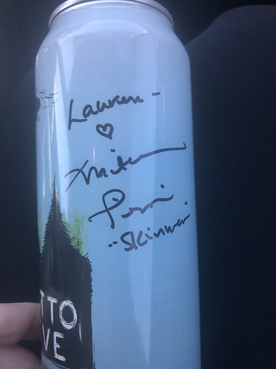 Laurenkmoore131's tweet photo. Such an amazingly fun day at @xfestcon!!! @MitchPileggi1 you are the greatest!!! #xfiles #XFest #xfilesdeepstate #xfilesnews https://t.co/cGUiv8OScL