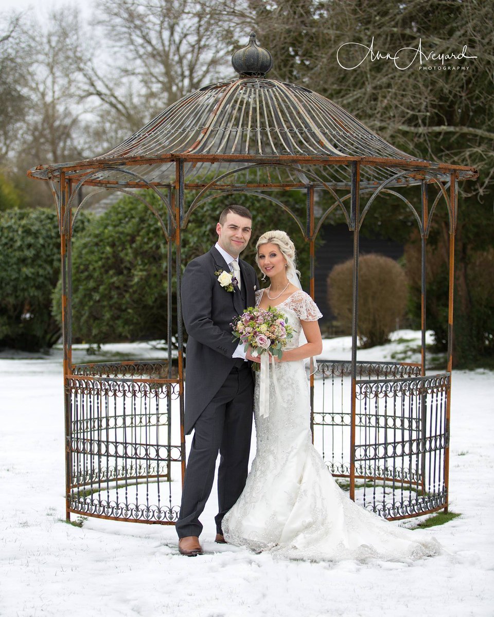 AnnAveyard's tweet photo. Emma and Richard's beautiful wedding today @balmerlawnhotel #snowywedding #balmerlawnhotel #newforestweddingphotographer #weddingphotography https://t.co/bX6mqpDWlZ