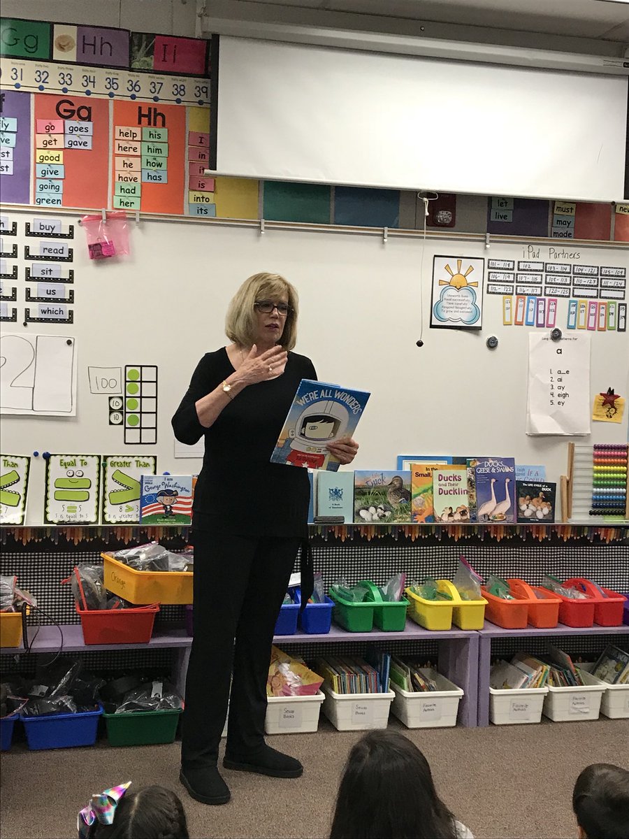UnsworthPrinc's tweet photo. Celebrating our love for reading! #DayoftheReader @marthasodatani @bobbisamperi @donaldlaplante https://t.co/S6RjhA0rgV