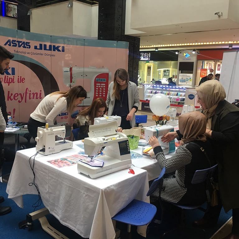 astasjuki's tweet photo. Forum İstanbul’da Juki ev tipi dikiş etkiliğimiz devam ediyor. Sizi bu keyifli etkinliğe bekliyoruz.
#astas #astasjuki #astaşjuki #evtipi #dikiş #dikişmakinaları #makina https://t.co/hp3aXD6OqO