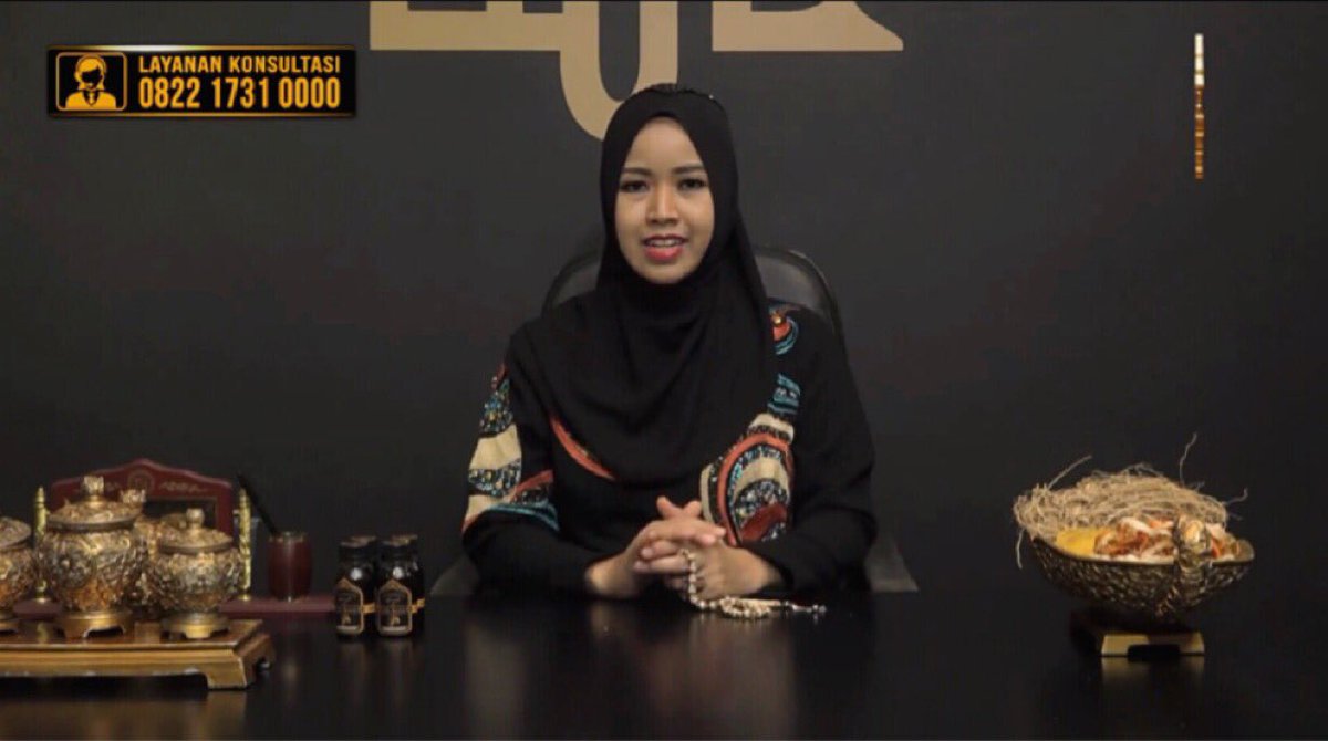 Ummi siti Lathifah 
Selama 10 tahun mengabdikan diri sebagai herbalis dan master terapis