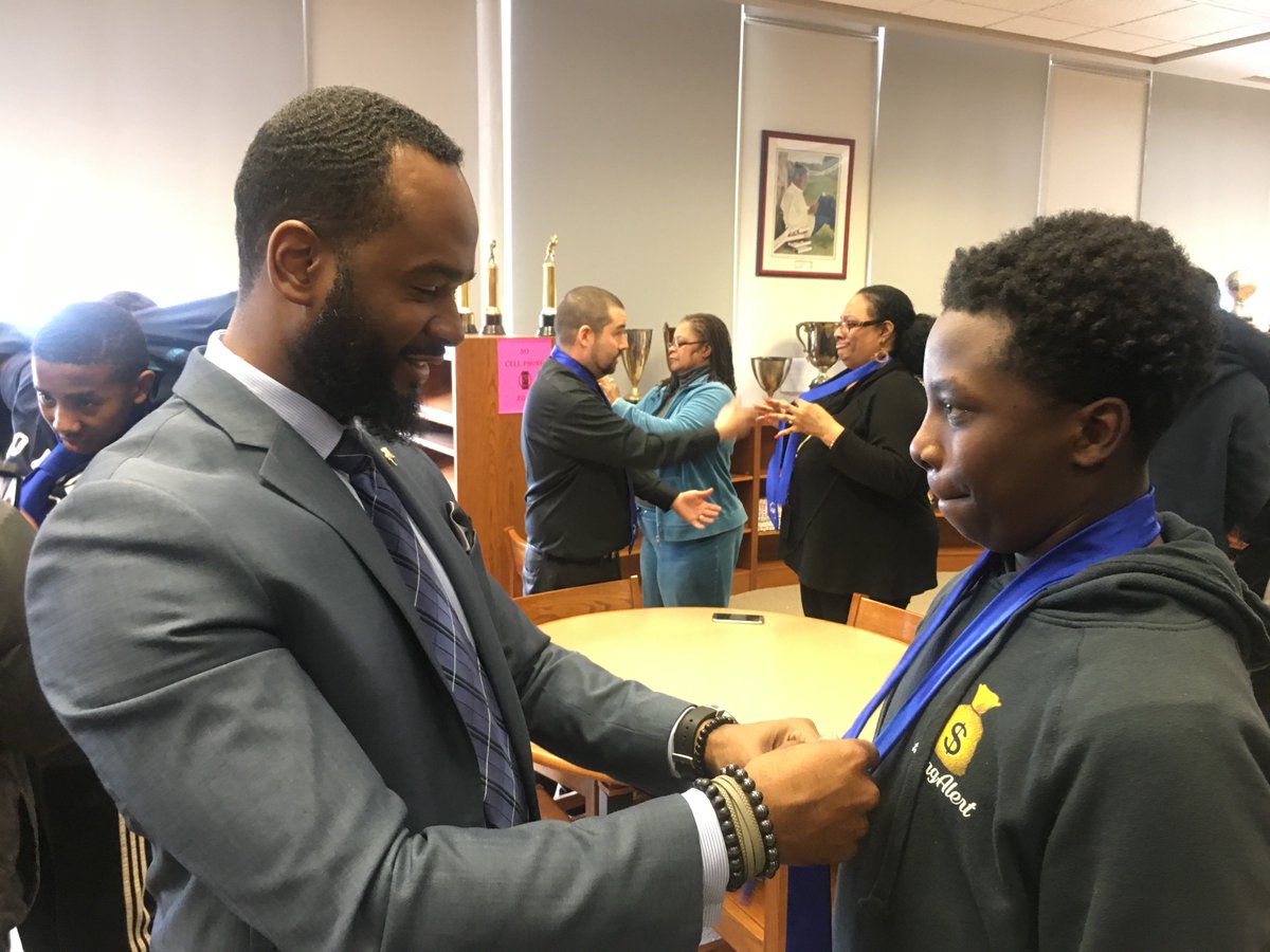 joanna_wingo's tweet photo. #mbkbuffalo
#tieceremony
Scholar were present with their MBK neckties. Thank you Hon. Ulysees Wingo for participating in our tie ceremony. https://t.co/8dDShcN0E6