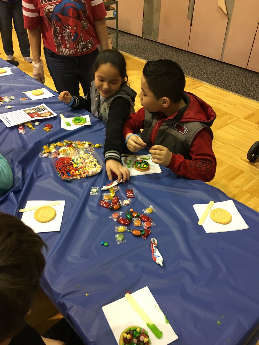 10thStElem's tweet photo. Family Literacy Night Pictures. It’s all about our families. https://t.co/7VKYpSokfZ