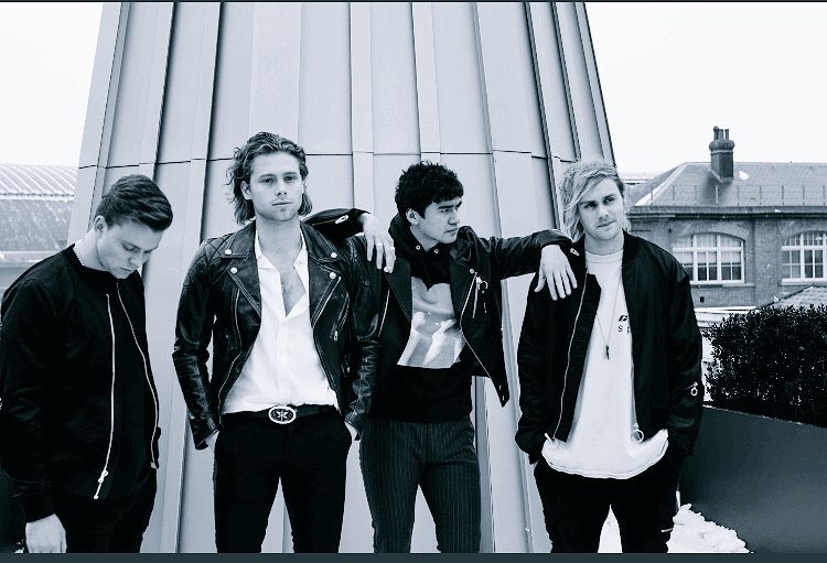 5SOS_UpdatesFr's tweet photo. ๐ฅ #5SOS3Tour ๐ฅ
โญ๏ธ @5SOS @Calum5SOS @Luke5SOS @Ashton5SOS @Michael5SOS โญ๏ธ
โข Avec @CapitolFR
We are readyyyy for Paris ๐ค๐ถโค๏ธ
#Yoyo ๐คฉ
#WantYouBack #5SOS3Tour #5sosisback !!!! https://t.co/L2uElE2gcF