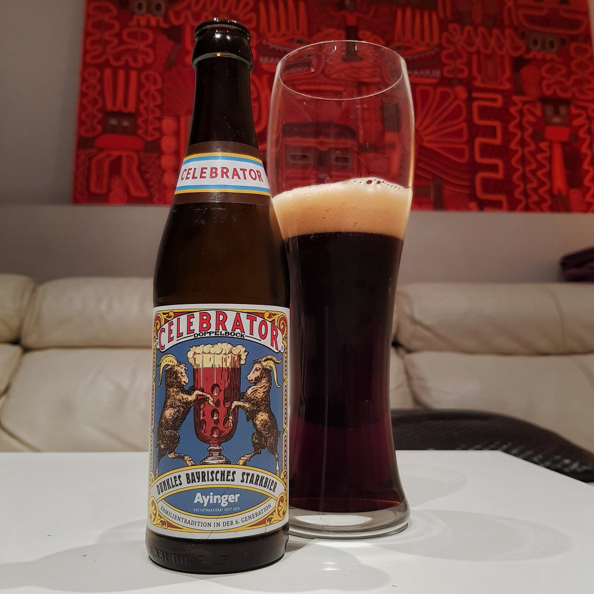 eldiaDlacerveza's tweet photo. DAY 6. SATURDAY. Today I drinked some good beers. First time this one: Celebrator AYlNGER Doppelbock really good! #cheers #7days7beers #beeroclock

DÍA 6. SÁBADO. Hoy han caído muchas y muy buenas. Pero la primera vez para esta: Celebrator Doppelbock de Ayinger. Perfecta! 🍻 https://t.co/NmYMGUqldB