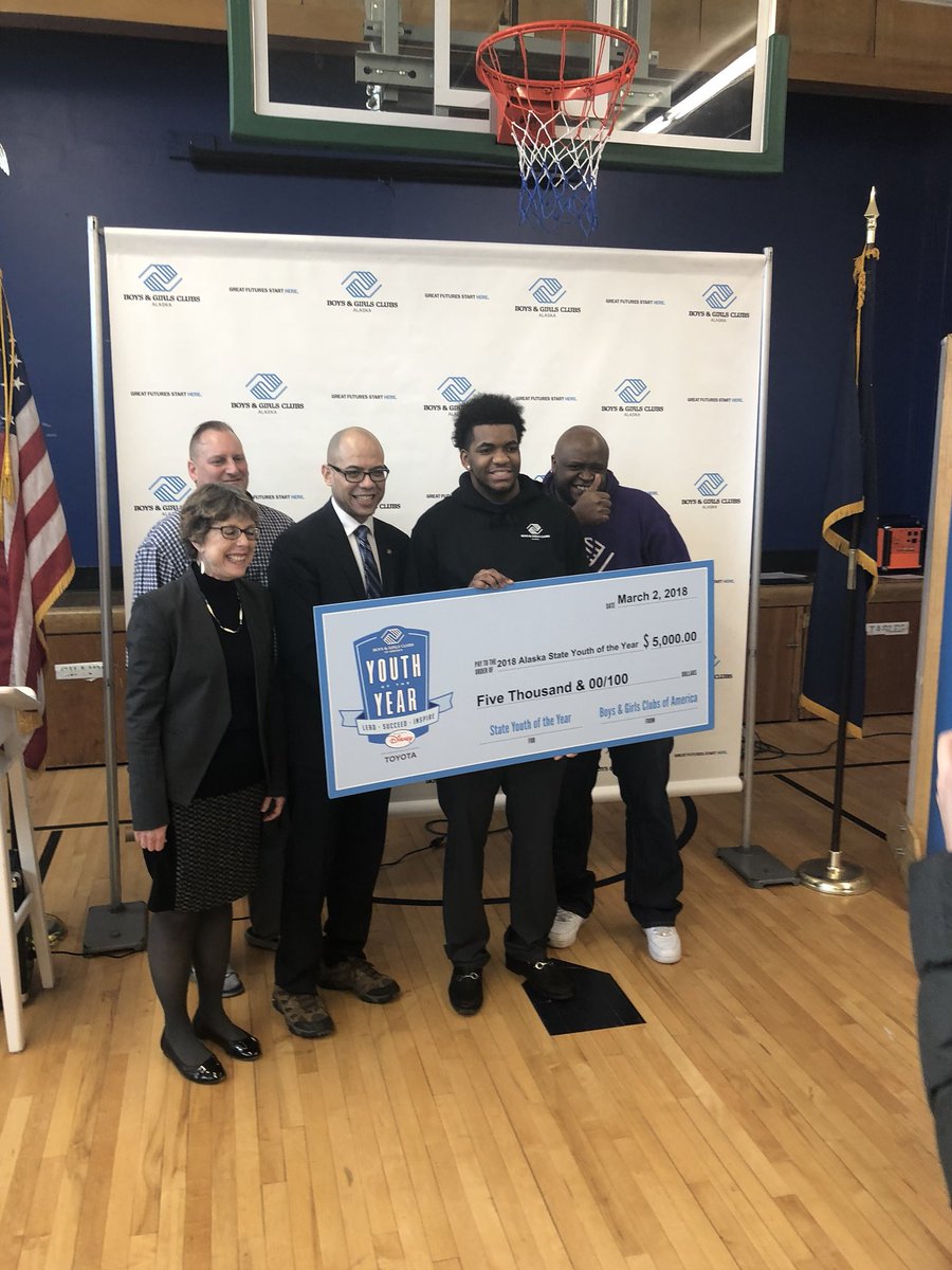 BeardenSimeon's tweet photo. I am beyond blessed and thankful for the opportunities God has given to represent my community and be an example for the younger generation!! #forleroy🙏🏾 https://t.co/U9ut6EegeY