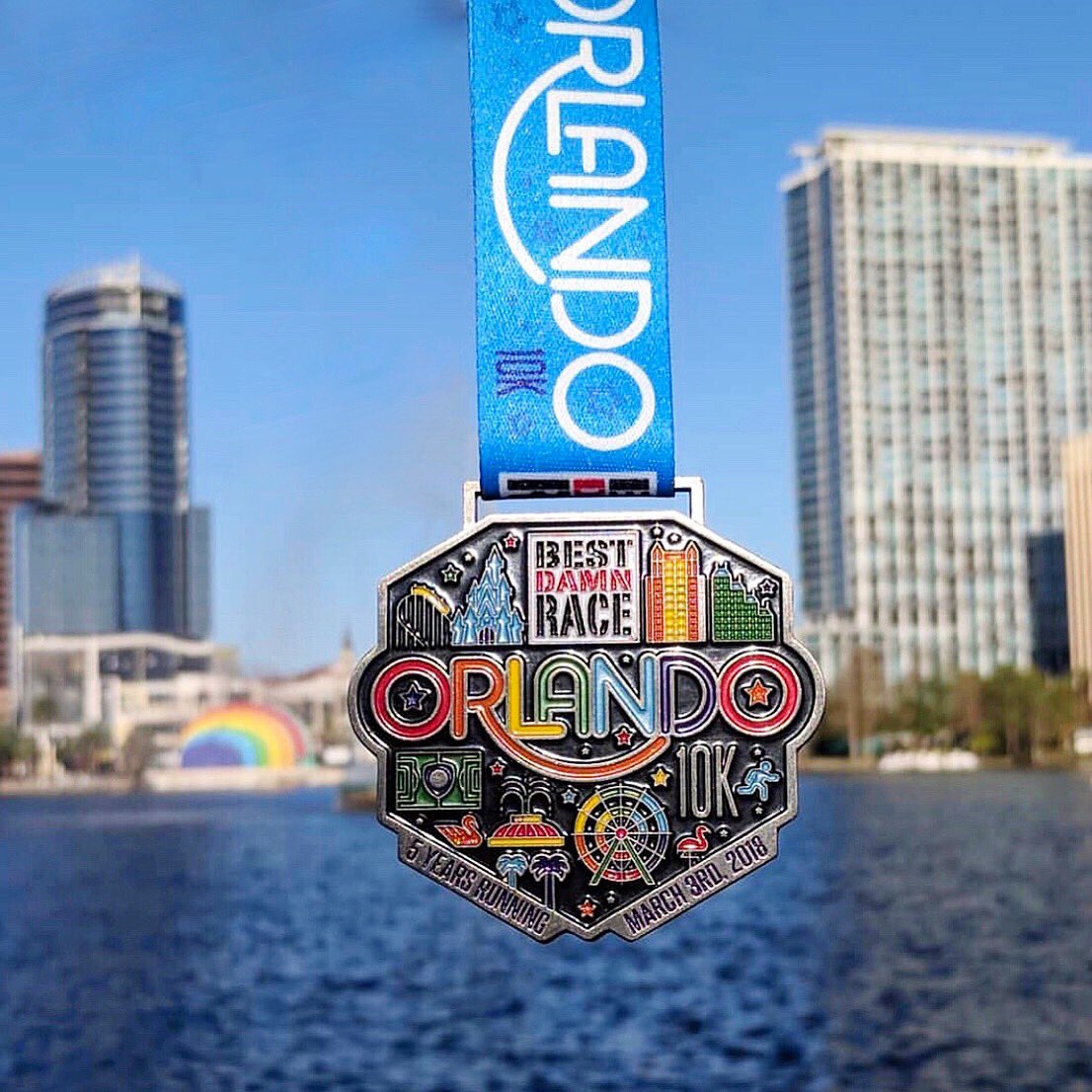sofruitty's tweet photo. We have had such an amazing time greeting all of the runners at the finish line of @BestDamnRace with our #SoFruitty treats! Congratulations to all the runners and don’t forget we are available @Publix, @Wholefoods & @chamberlinsfl 🤗
.
.
#bestdamnrace #MothersDay2018 https://t.co/kvUQlEw66u