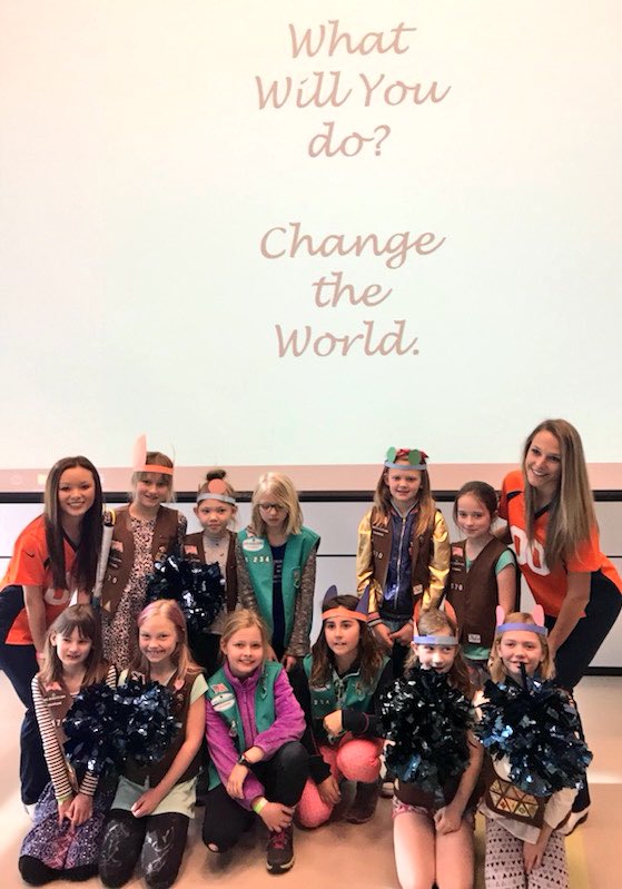 BroncosCheer's tweet image. .@DBC_Annie &amp;amp; @DBC_Morgan had a fun-filled morning inspiring the next generation of #STEAM professionals!

#girlsandscience #futureDBC