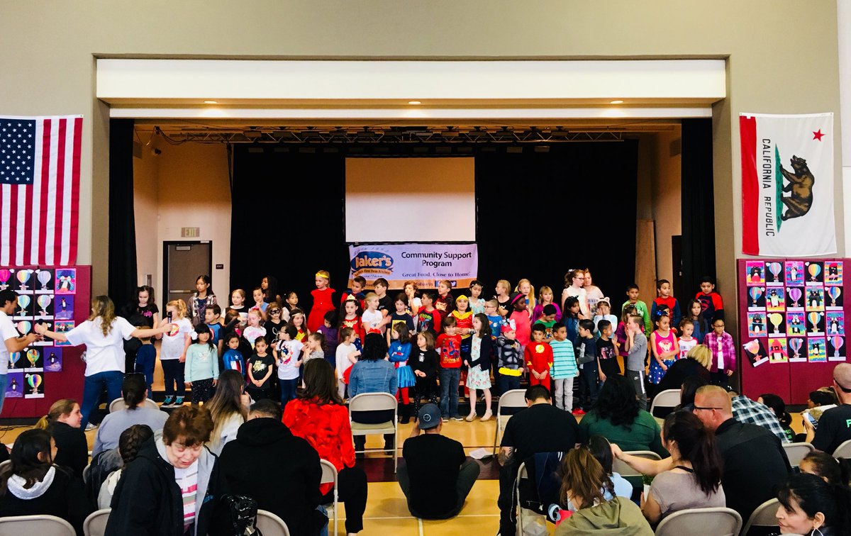 Beaumont_SD's tweet photo. Students from #SundanceElementary getting ready to sing! They are ready! #BeaumontUSD #HomeSchoolCommunity #ReadingandtheArts https://t.co/ZT2QIK6Fdn