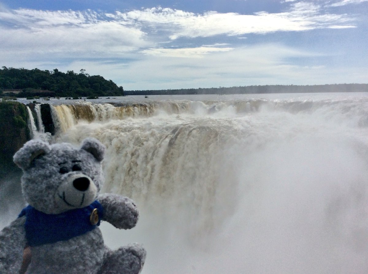 Tobystravels's tweet photo. @iguazuOfficial Absolutely stunningly beautiful #perfection #naturalwonder https://t.co/EIDz6KuE9I