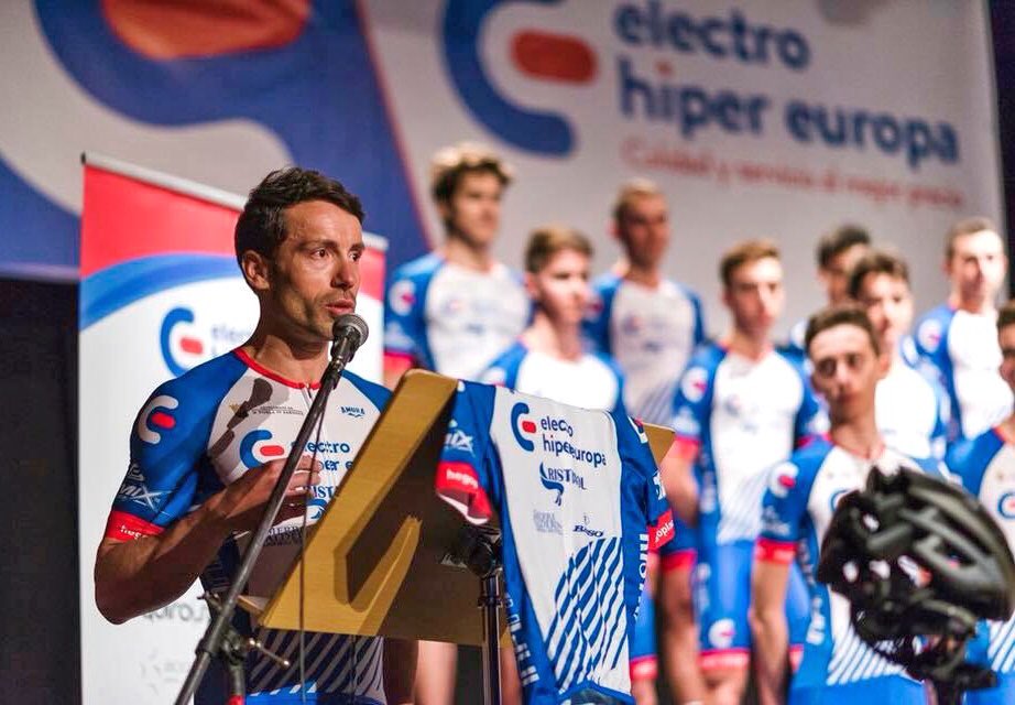jcnu_'s tweet photo. Contento , ilusionado y motivado en la presentación oficial de @CCTarongers #EHEuropaRistrasol #SierraCalderona #Infiniton #BassoBikes #Amura #AmixPerformance #MSFarma #Hegoplac #SeriGrafic https://t.co/cc108AqYwu