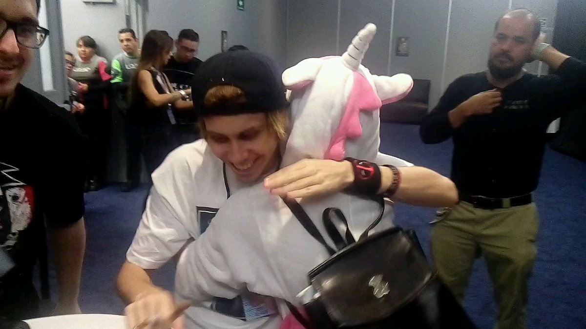 sn0wcat_'s tweet photo. . ·   ✦ 　  　. . 　 .  
　.  　  　 　
 ·       @Rubiu5
  　　　 　　  　   +     　 ⊹ 
　  ⋆  . 　　　 ·  ✷  　 ˚ 　　
 　　.    　　　 　    ✧ https://t.co/vqsdvcPxZE