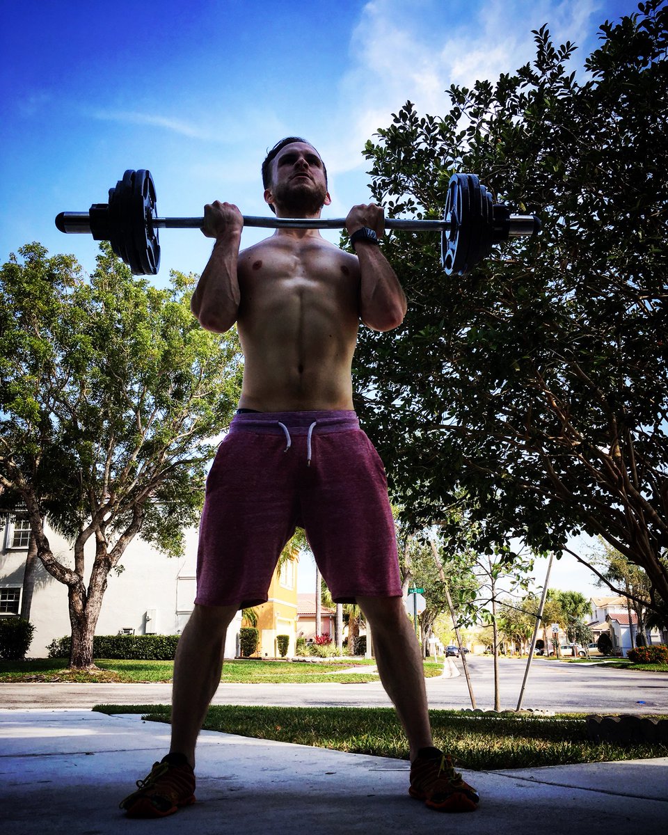 I absolutely love working out in the Florida Sunshine ☀️ Very different to what I am used to back in the UK. 🇬🇧 #fitness #fitnessmotivation #gymrats #gym #gymmotivation #back #healthylifestyle #healthy #naturalaesthetics #muscle #fitfam #love #picoftheday #igdaily #fitlife