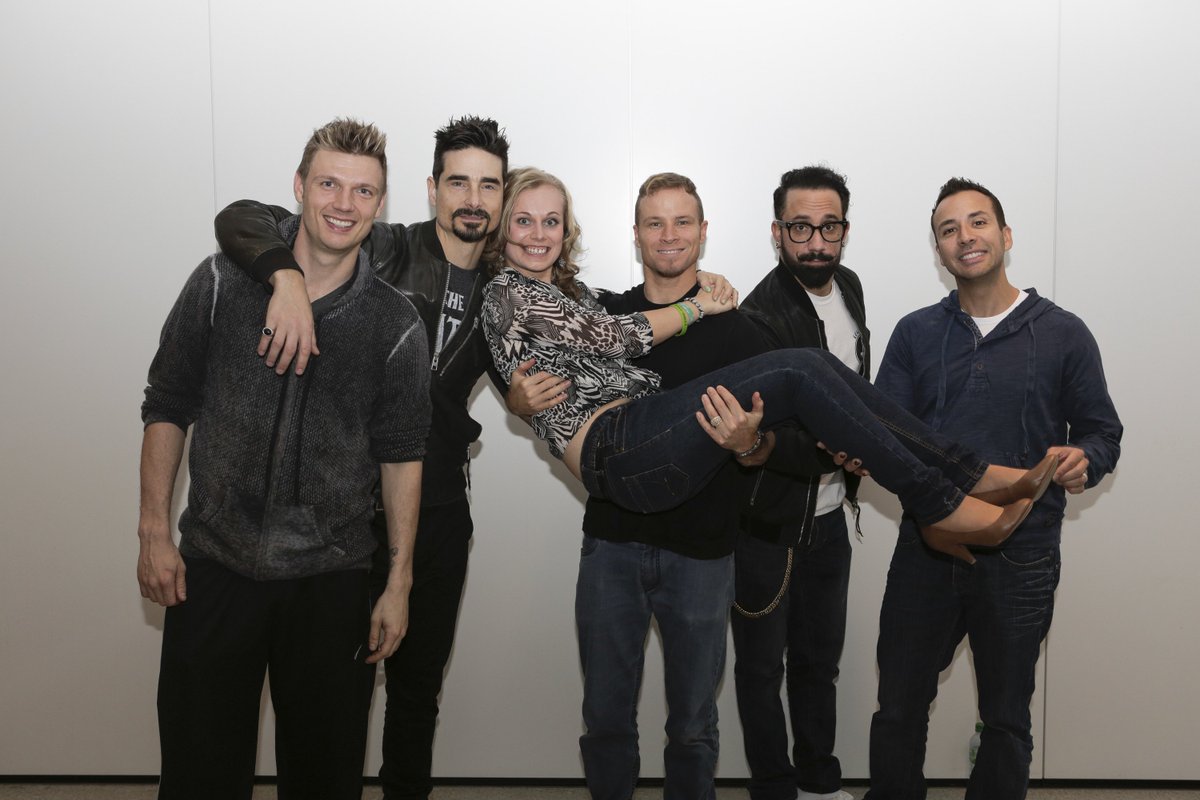 jkmns's tweet photo. One of the best nights ever!!! Thank you @backstreetboys for all my memories, you've been amazing!!! #Muenchen #olympiahalle #4yearsago #meetingatthehotel #trustme #hugs #firstpit #firsttimeonstage #firstafterparty #happy 🎶 https://t.co/TQAx80ZvnV