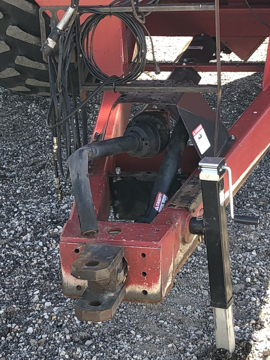 TheChadColby's tweet photo. Is that the @180YieldFailure #SharpTurn pro shaft? @MattFoes @girl_agronomist @noharmon03 @NickEhlers01 @toddkimbrelljr @bigaljack @MPSchmidtAG @PitstickFarms @RittingerSean @AgWorx @dbogfarm @performanceagin @PlanterDoctor @PlanterDoctor @KasperAg35 @jwolf7447 @hkerkhofs https://t.co/rcOPS0rw9e