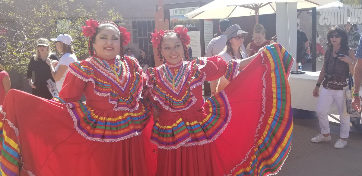 greenlivingaz's tweet image. Beautiful Folklorico dancers #DevourPhoenix #localfirstaz
