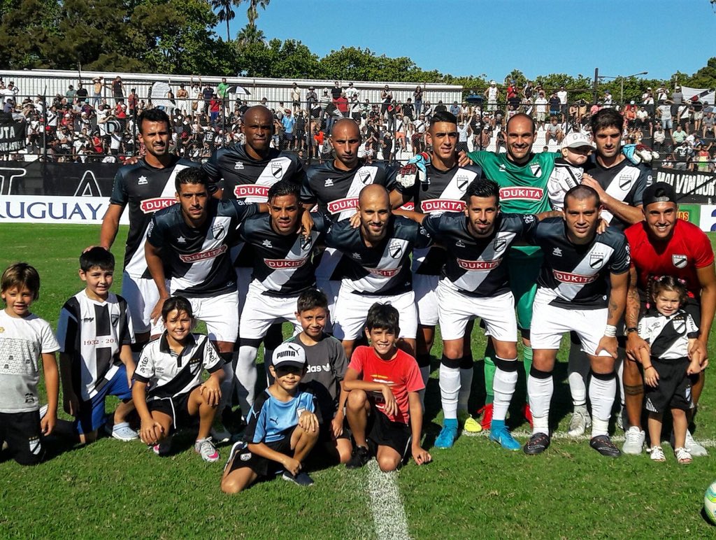 DanubioFC's tweet photo. ⏹ Final
⚫️⚪️ Wanderers 0-1 Danubio
⚽️ Pablo Ceppelini https://t.co/IuM7n1HNlg
