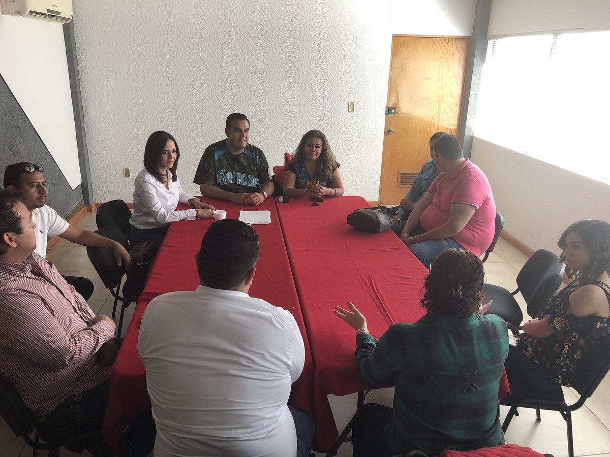 PRIMx_Coah's tweet photo. En @PRITorreon se reunieron secretarios estatales, presidentes de los comités y coordinadores regionales de la laguna, con nuestro Presidente @willy_schz ; donde evaluaron trabajos realizados y planearon estrategias rumbo al proceso electoral. #EnTodasPartes #MxEnMovimiento https://t.co/PgIch86PT6