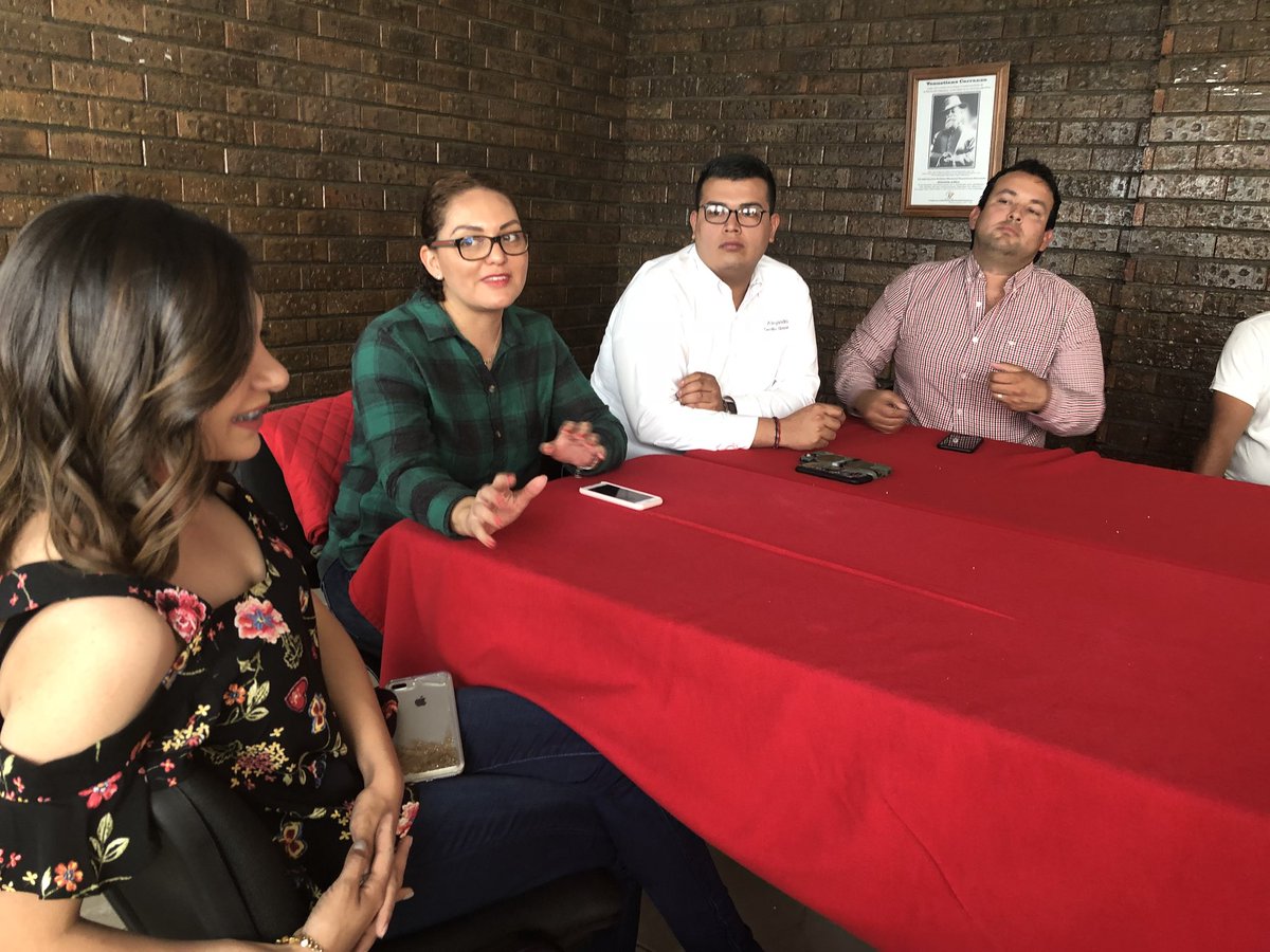 PRIMx_Coah's tweet photo. En @PRITorreon se reunieron secretarios estatales, presidentes de los comités y coordinadores regionales de la laguna, con nuestro Presidente @willy_schz ; donde evaluaron trabajos realizados y planearon estrategias rumbo al proceso electoral. #EnTodasPartes #MxEnMovimiento https://t.co/PgIch86PT6