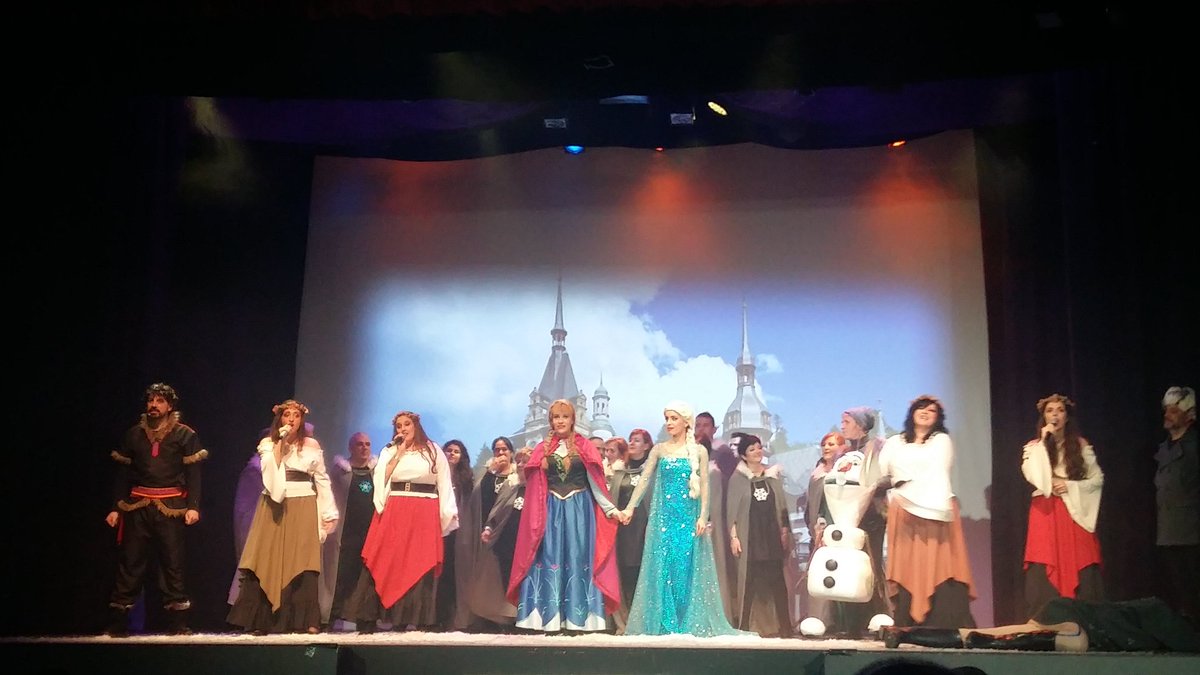 CarderoMan95's tweet photo. ¡Un musical de una maestría técnica y una belleza visual impresionante! ¡A nivel de las mejores producciones de Broadway! #ElReinoDeHielo #Ademus https://t.co/UJl3kAkgY2