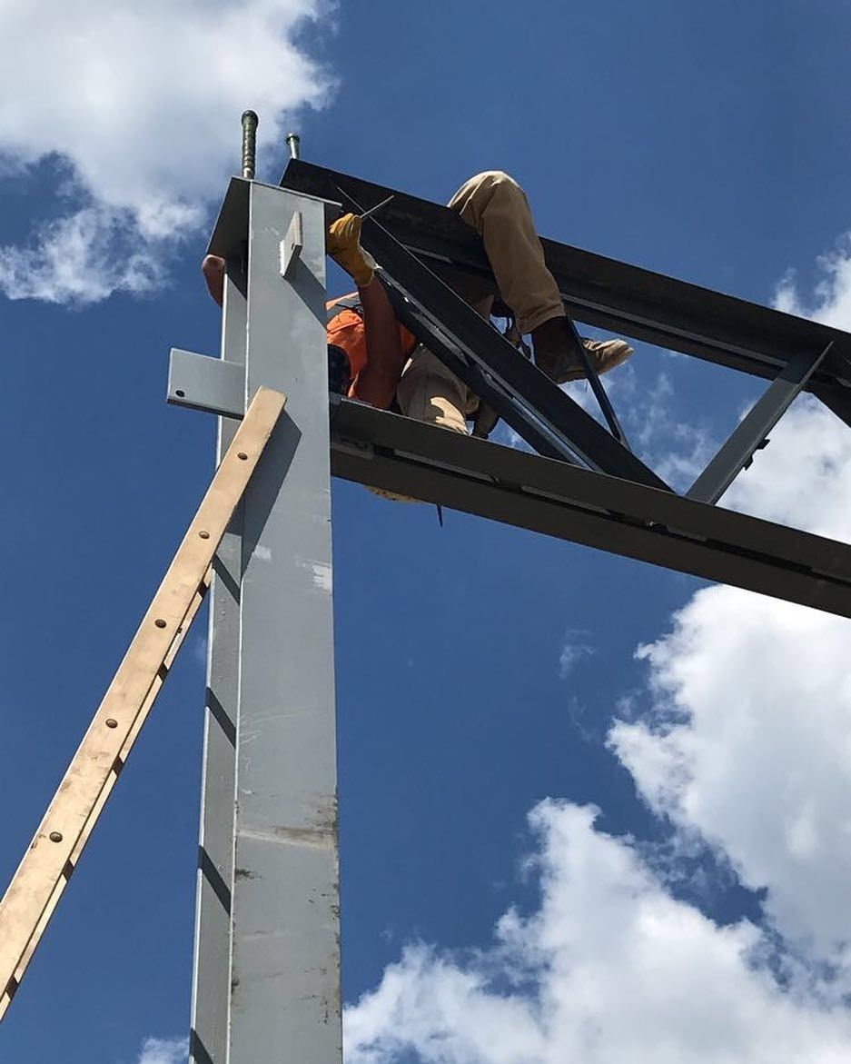 safetyphoto's tweet photo. look no rope https://t.co/OmVKnU921N