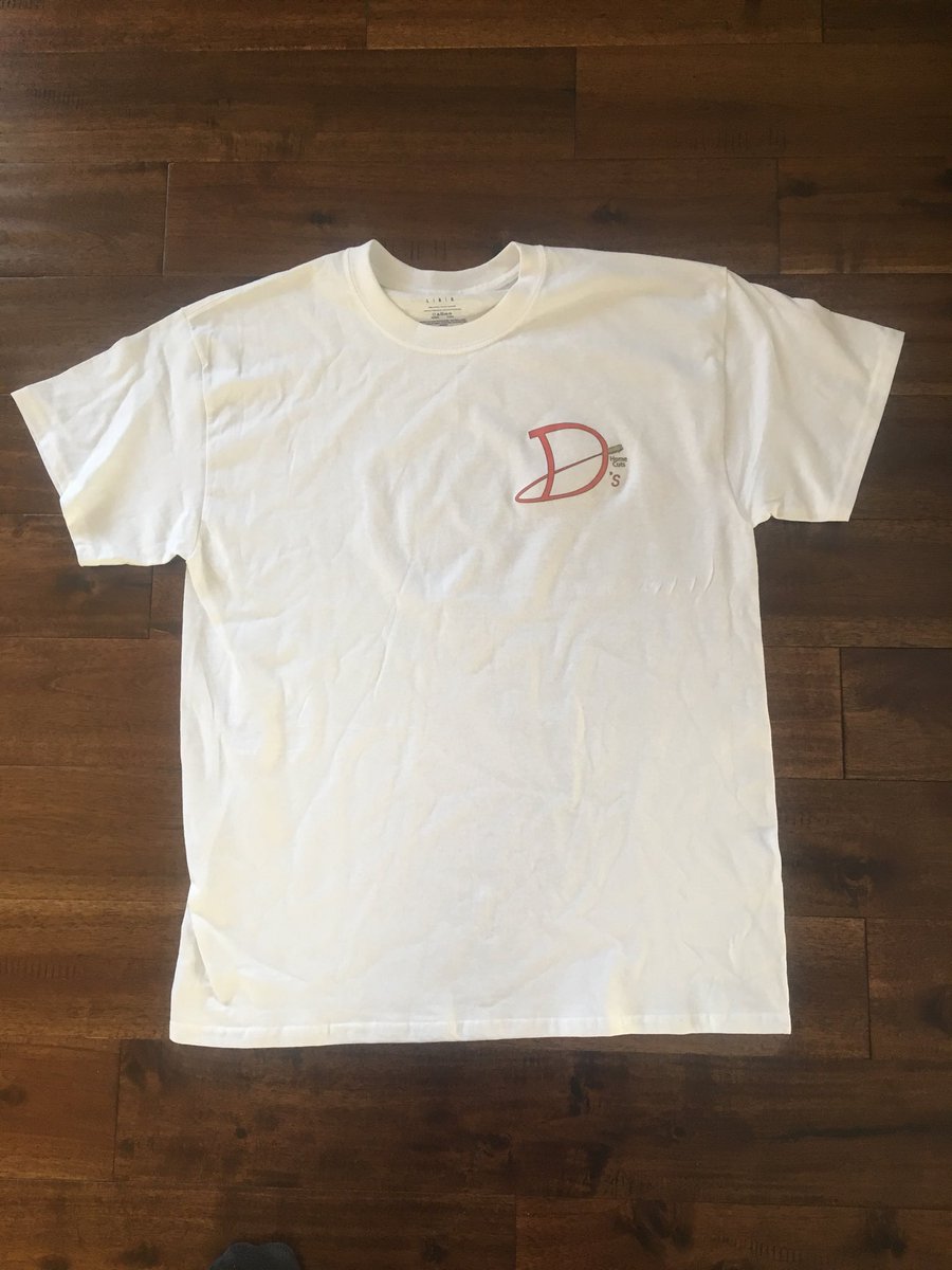 DomsHomeCuts's tweet photo. Now available, short sleeve shirts in a variety of colors for $7. Dm to reserve your own https://t.co/PFiI9topRG