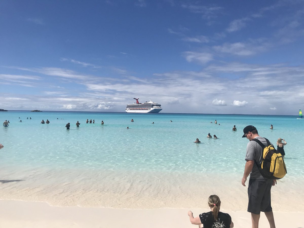 AleanaRowe's tweet photo. Bahamas 🚢🏝😎 https://t.co/sOjoEcKkRk