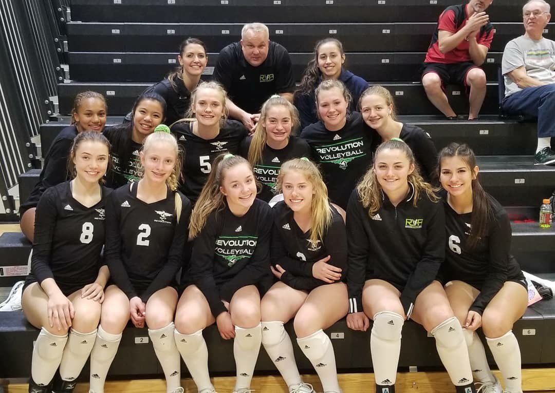 rev_volleyball's tweet photo. 15 Premier 2-1 at Open #4! #festivalfiestachampsbackatbwork #rev15 https://t.co/BkSWkIMDRX