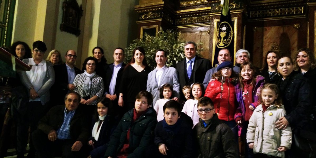 JdC_Cuenca's tweet photo. Esta tarde hemos acompañado a la Cantera Nazarena del Huerto de San Antón en el V "Memorial Francisco Zafra". Han asistido el presidente @JorgeSanchezAl, el vicepresidente Antonio Abarca y la contadora, María Marco #Cuaresma2017 #SemanaSantaCuenca https://t.co/Dw5BmXbKAD