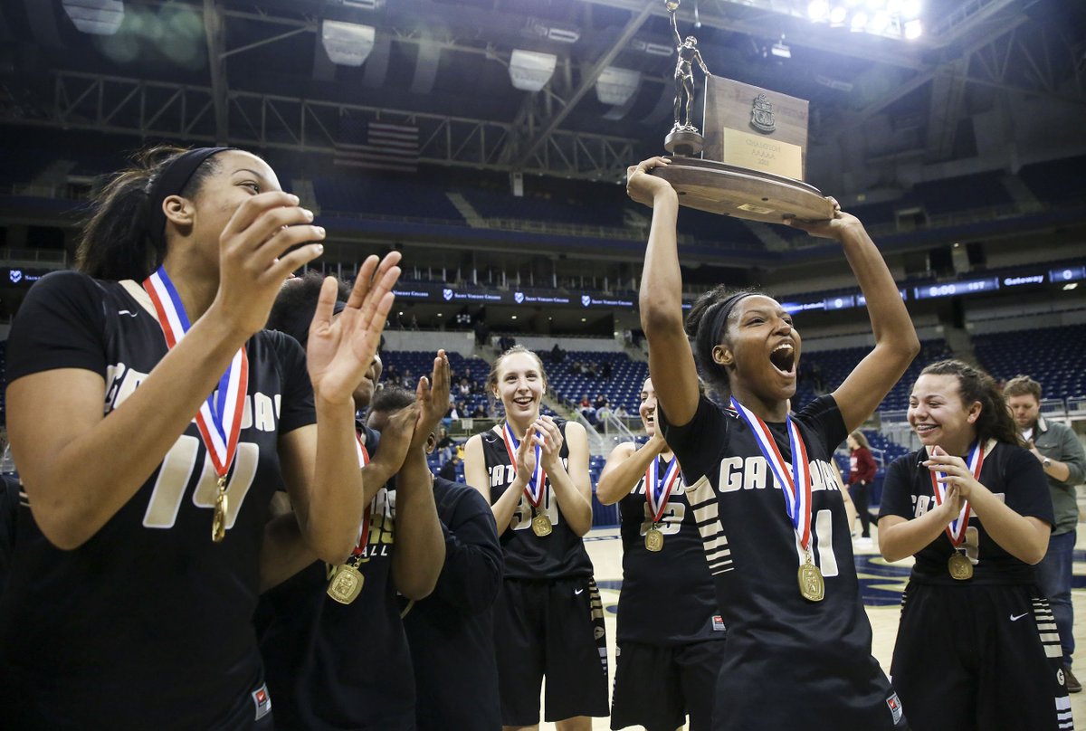 JKayWardarski's tweet photo. Tears stream down the cheeks of @jedwards11_ after the @GHS_Gators win the Girls Basketball 5A WPIAL Championship game. #Winning #monroeville #Championship Coverage @PittsburghPG @PGVisuals @PGVarsityXtra @PGSportsNow https://t.co/VYXciA1RX5