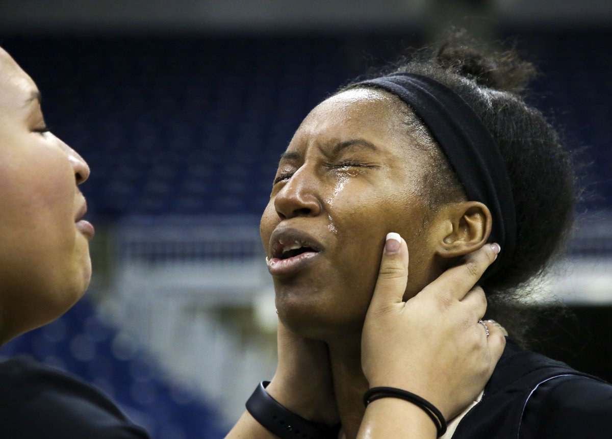JKayWardarski's tweet photo. Tears stream down the cheeks of @jedwards11_ after the @GHS_Gators win the Girls Basketball 5A WPIAL Championship game. #Winning #monroeville #Championship Coverage @PittsburghPG @PGVisuals @PGVarsityXtra @PGSportsNow https://t.co/VYXciA1RX5