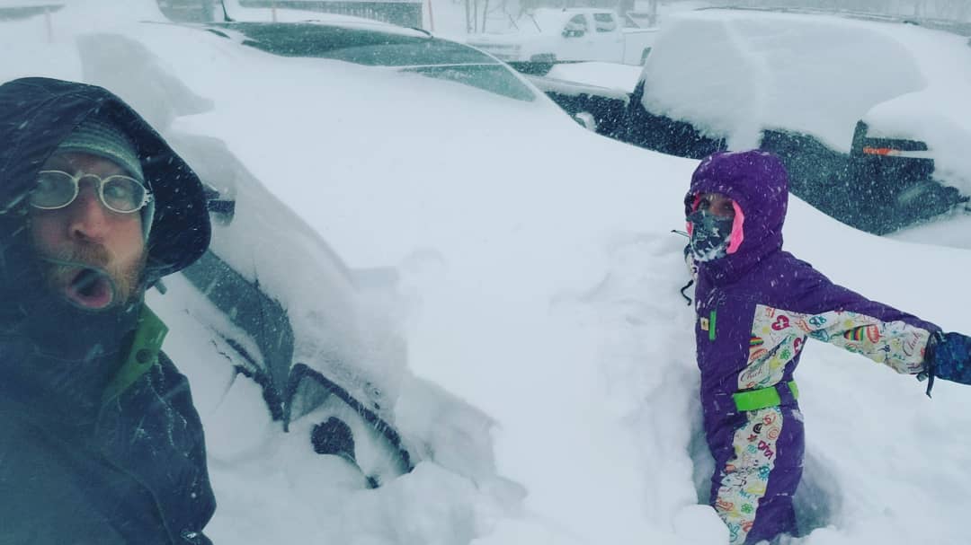Andy_Mackenzie's tweet photo. NOPE! Not going anywhere! Can't even.. #dudewheresmycar #blizzardlife #cabinlife #chainsrequired #mammoth https://t.co/MwDBHaoSIb