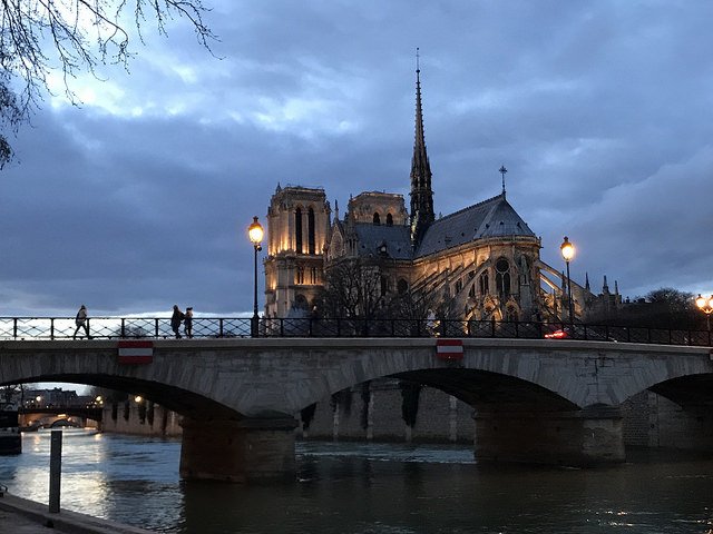 PixParis's tweet photo. paris https://t.co/c8dNNPKHwP #Paris https://t.co/vaAeTE0yf1