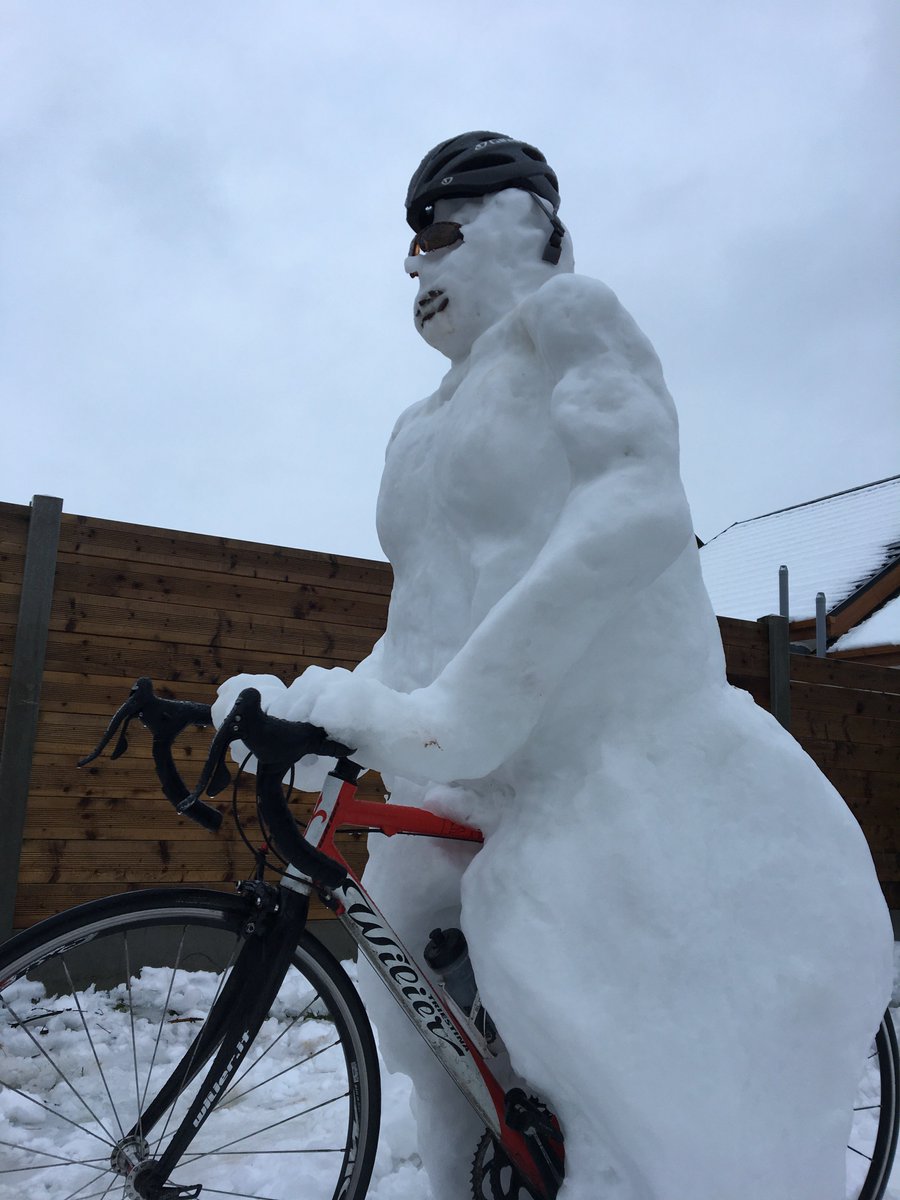 #BeastFromTheEastireland  Only back from holidays and straight to work with this fella in clinic for a Physio Bike Fit, none other than Lance Snow-Armstrong!