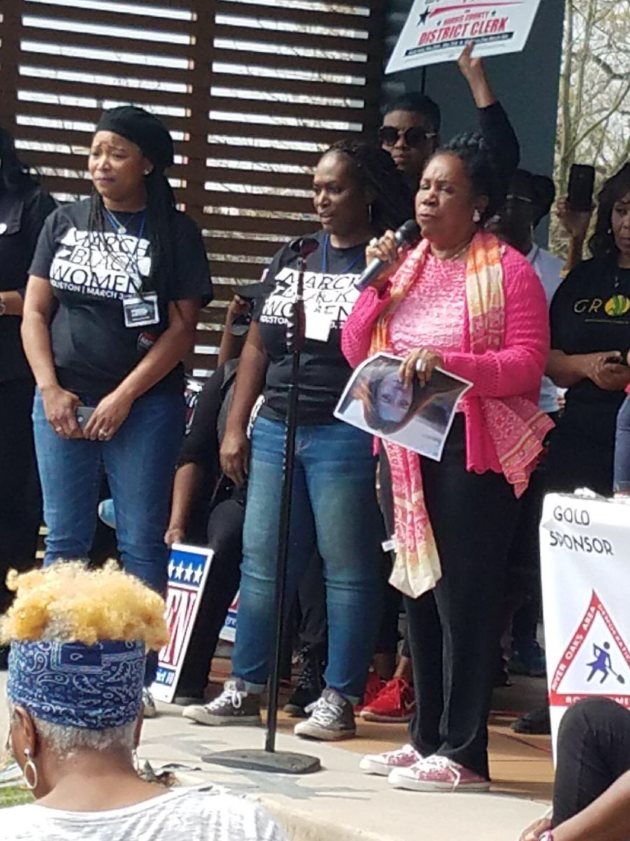 M4BWHOU's tweet photo. Scenes from today! H-town showed up and showed out. #M4BWHOU #blackgirlmagic #TrustBlackWomen https://t.co/TKgfkIebQs