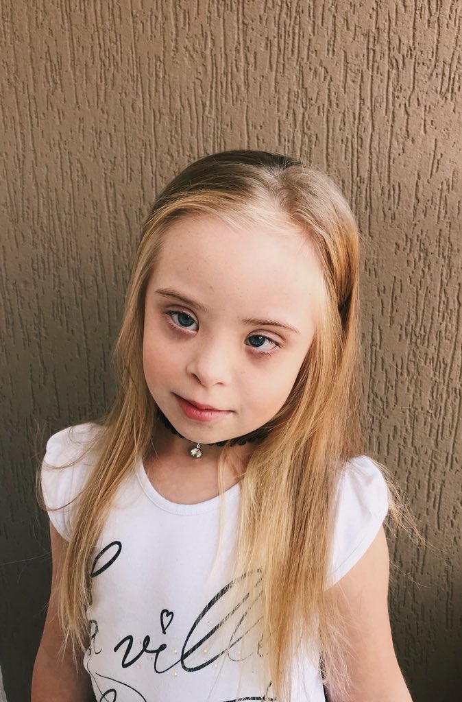 beaarafaeli_'s tweet photo. guria mais importante da minha vidinha, é mto amor 💚 https://t.co/4ADDSUt9B8