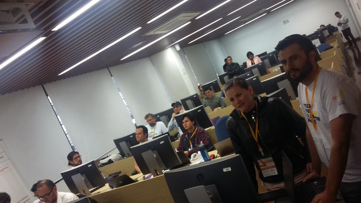 ArmandoJNB's tweet photo. En pocos minutos inician las presentaciones finales en esta Hackathon #AlimenData. El jurado está listo!! #EstadoAbierto #OpenDataDay https://t.co/B9YMKpYd4C