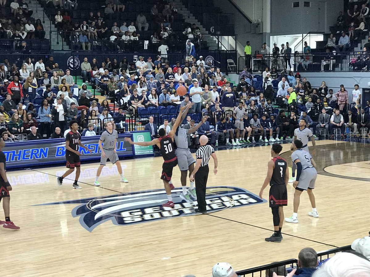 hgsisk's tweet photo. Georgia Southern University Senior Day🏀 @GSAthletics @GeorgiaSouthern #GATA #BeatTroy https://t.co/W1L0pZdS4e